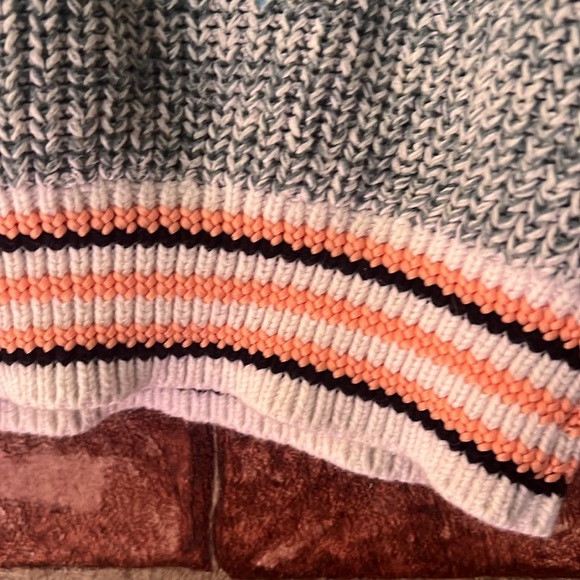 Express cropped turquoise and salmon sweater - Picture 3 of 3